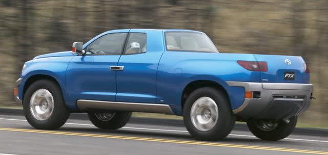 2015-Toyota-Hilux-Vigo-spyshot