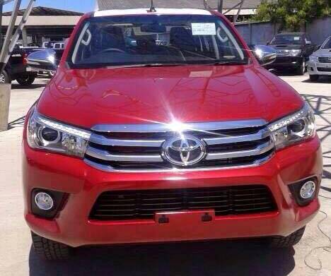 2016-Toyota-Hilux-Revo-red-color-front1