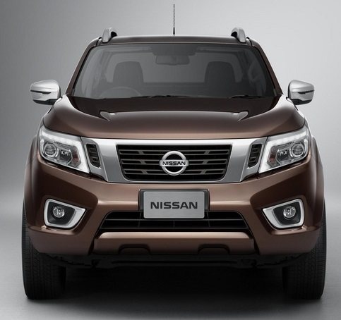 2015-Nissan-Navara-NP300-front