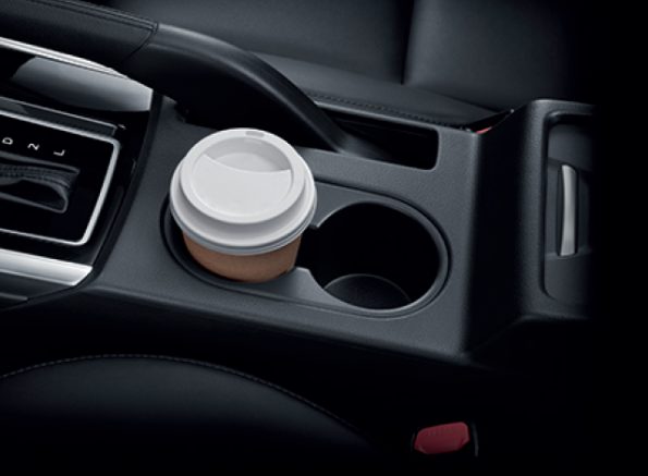 Mitsubishi Xpander SUV Thailand cup holder center console