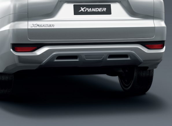 Mitsubishi Xpander SUV Thailand rear bumper reflector