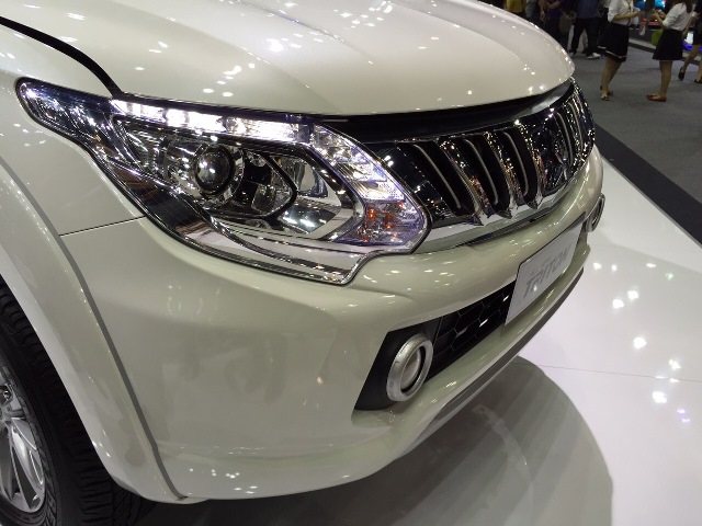 2015-Mitsubishi-L200-Triton-front-side