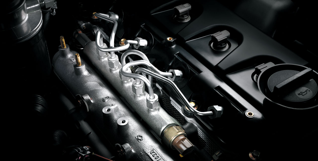 2015-Nissan-Navara-Single-Cab-engine